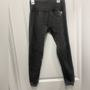 Gymshark Women's Leggings Gray With Black Dots Size Small EUC
